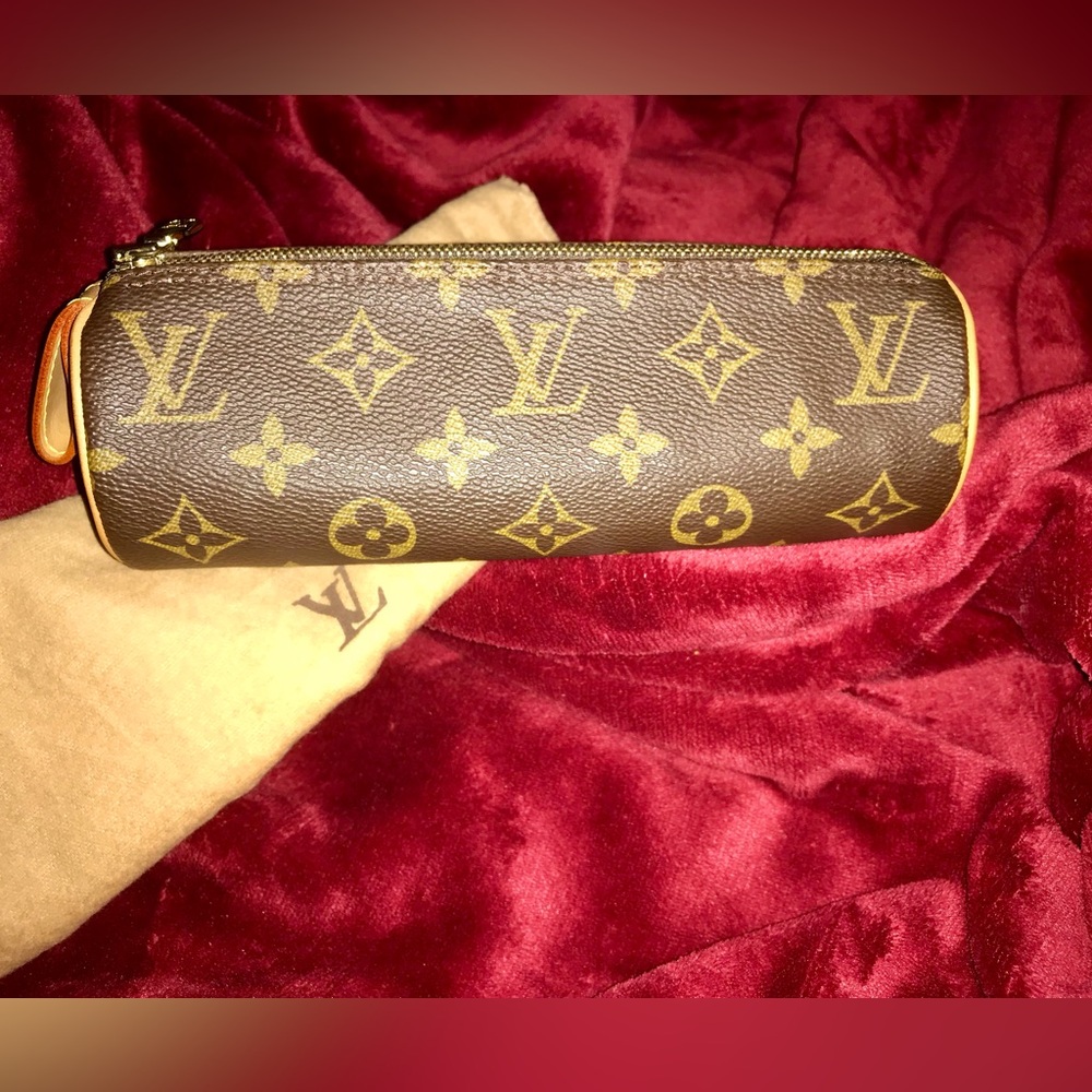 Louis Vuitton Monogram Trousse Ronde Pen Case